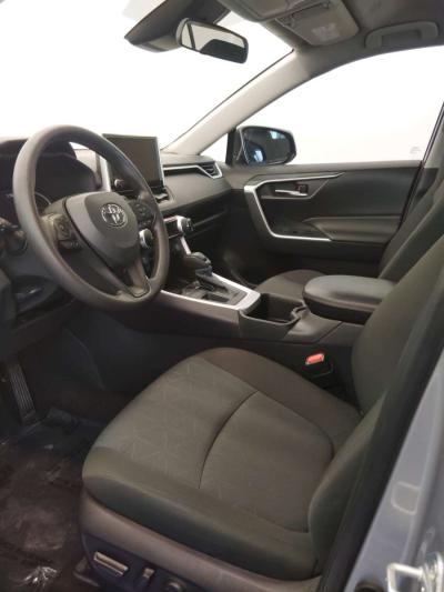 2024 Toyota RAV4 XLE - Thumbnail 4