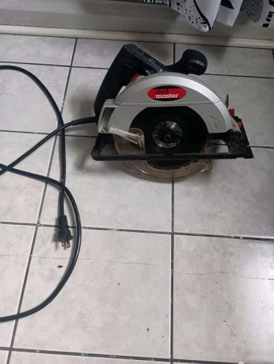 DRILL MASTER 10 Amp 714 in Circular Saw