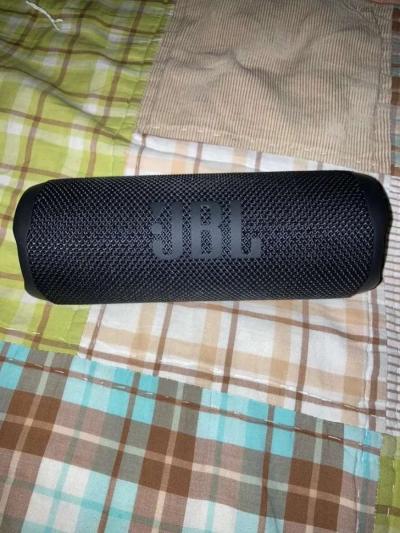 speaker - Thumbnail 2