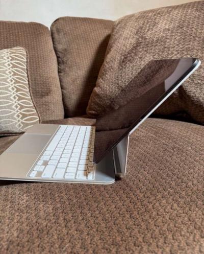 I pad pro 13 inch - Thumbnail 4