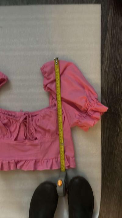 SHEIN Sweetheart Cut Out Tie Front Ruffle Trim Crop Top Barb - Thumbnail 4