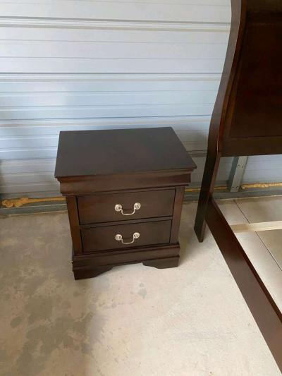 Queen Size Bedroom Set  Free Delivery If Needed - Thumbnail 4