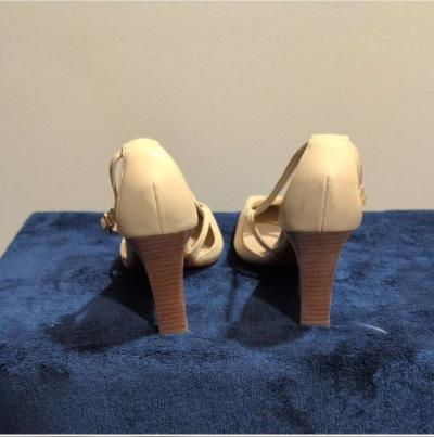 Elegant Cream Womens Heels size 10 medium - Thumbnail 3