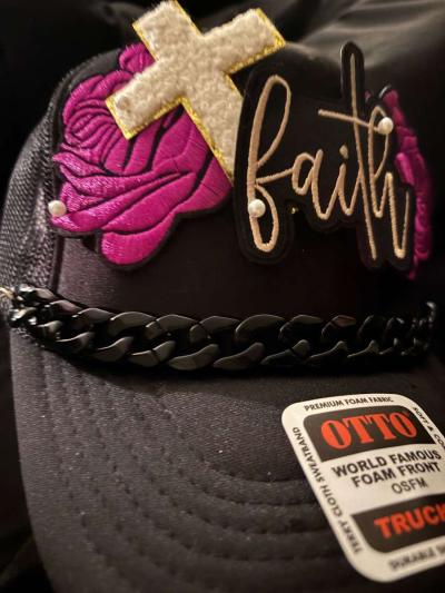 Womens premade trucker hat - Yucaipa, California