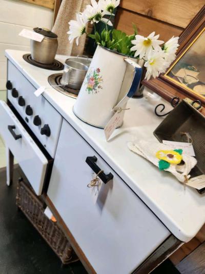 1930s 40s GE Hotpoint Electric Stove - Thumbnail 3