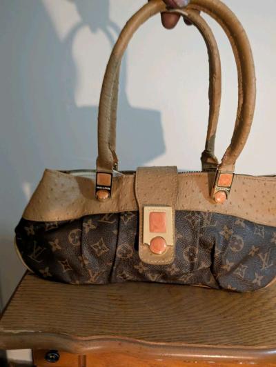 Elegant Tan and Brown Designer Handbag - Thumbnail 2