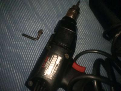 CRAFTSMAN Drill and Saw with brand new 4 pk saw blades - Thumbnail 5