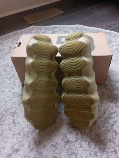 Yeezy 450 Resin Sz10 - Thumbnail 5