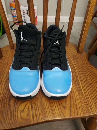 mens size 9 Jordan aura 2 - Thumbnail 2