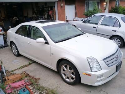 2005 STS V8 LUXURY SPORTS SEDAN CADILLAC - Thumbnail 2
