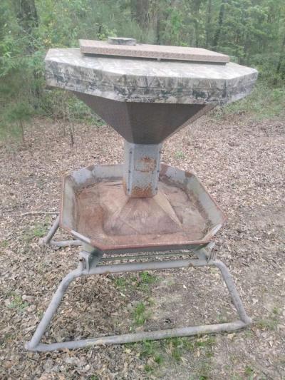 Solar Feeder - Thumbnail 4