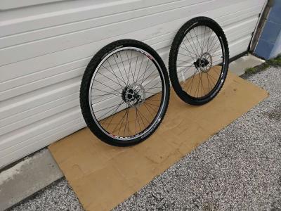 2 Schwinn Bicycle Front  Rear Rims Tires OEM Like New - Thumbnail 5