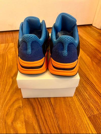 Yeezy Boost 700 Bright Blue Size 8 Men - Thumbnail 3