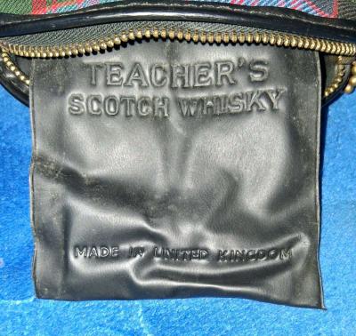 TEACHERS SCOTCH LIQUOR TARTAN BAG WITH GLASS SCOTCH BOTTLE - Thumbnail 3