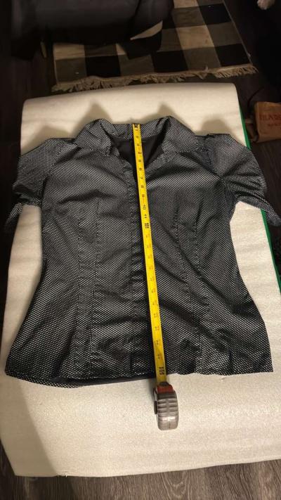 Rue21 Black Polka Dot Split Sleeve VNeck Blouse Size S - Thumbnail 5