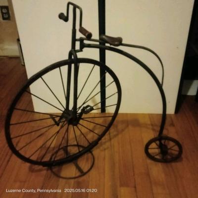 antique bike - Thumbnail 3