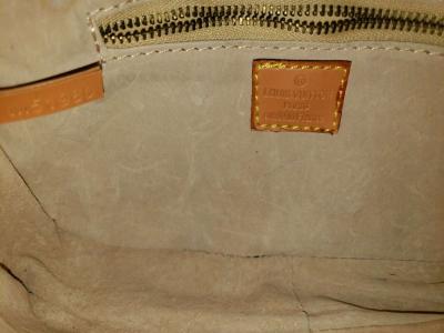 LV hand bag - Thumbnail 3