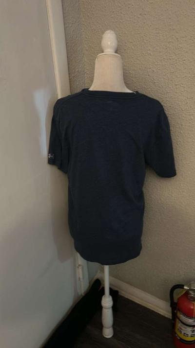 Under Armour Athletics Heat Gear Tee Size XL - Thumbnail 2