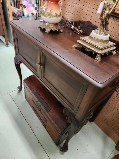 Beautiful antique server buffet or sideboard - Thumbnail 3