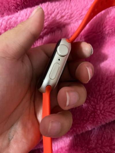 Apple Watch SE - Thumbnail 2