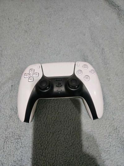 ps5 with 10 games - Thumbnail 4