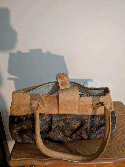 Elegant Tan and Brown Designer Handbag - Thumbnail 3