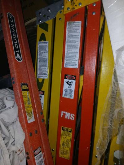 Warner ladders ONLY 2THO