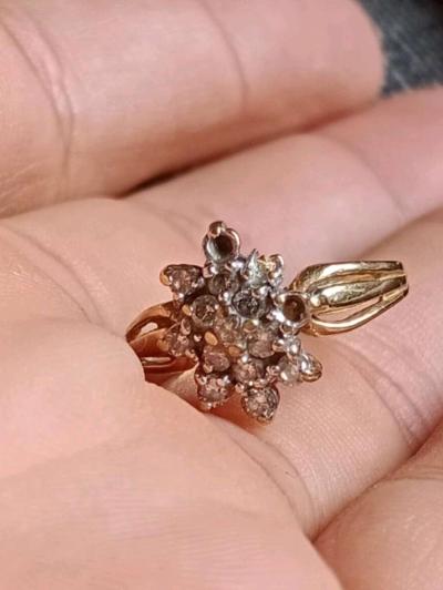 Vintage 10k Yellow Gold cluster Diamond Ring - Thumbnail 6