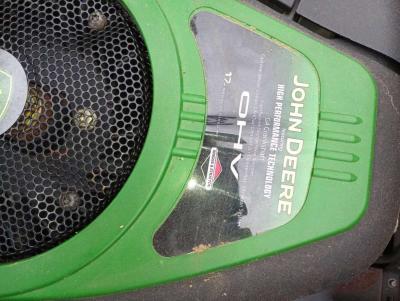 John Deere lawn tractor - Thumbnail 4