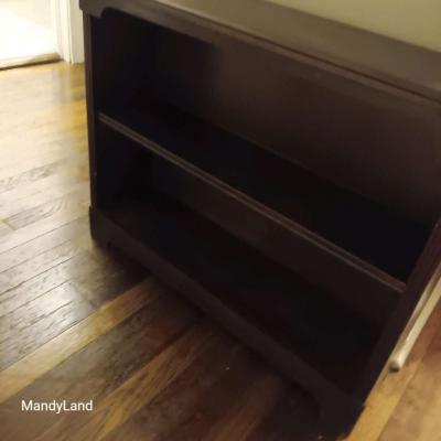 small shelf its very cute but doesnt fit in the corners