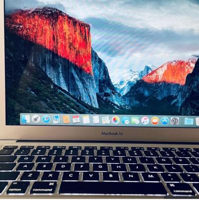 MacBook Air - Thumbnail 2