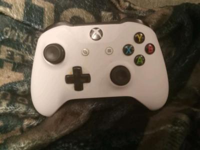 black xbox one series x - Thumbnail 2