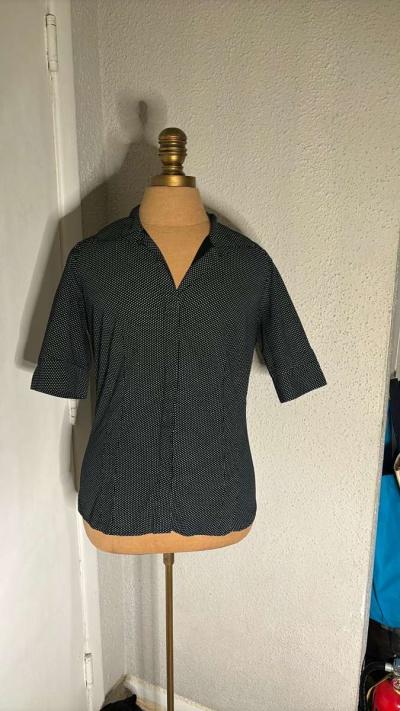 Rue21 Black Polka Dot Split Sleeve VNeck Blouse Size S - Thumbnail 2