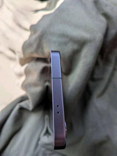 Samsung Galaxy S24 Plus with Otter Box Case - Thumbnail 5