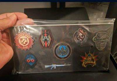Call of Duty Modern Warfar Iii Mw3 Pins and Poster - Thumbnail 1