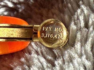 Vintage Bakelite Earrings CROSSPOSTED - Thumbnail 3