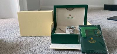 Rolex Submariner Hulk 116610LV  Discontinued Model  Full Set - Thumbnail 2