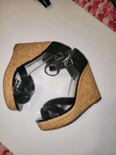 Daisy Fuentes - Thumbnail 2