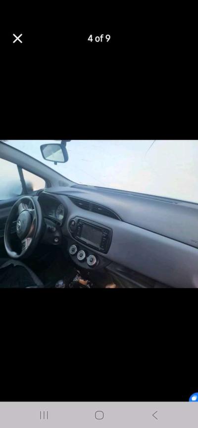 2015 Toyota YARIS LE - Thumbnail 4