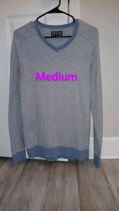 3 Ladies Sweater Shirts  Selling as a set - Thumbnail 2