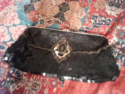 Black sequin snap up purse with gold chain - El Cajon, California