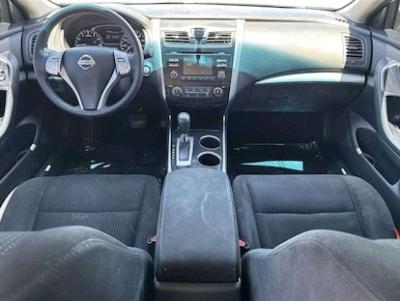 2014  NissanAltima 25 S - Thumbnail 5