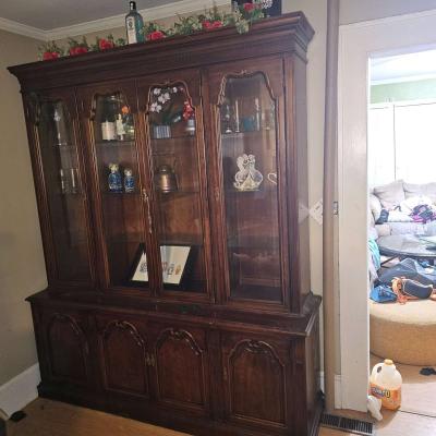 1960 to 1970s China Cabinet