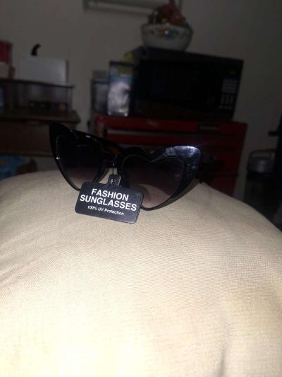 Heart Shaped Sunglasses - Thumbnail 3