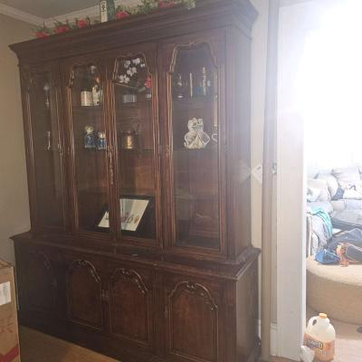 1960 to 1970s China Cabinet - Thumbnail 4