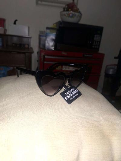 Heart Shaped Sunglasses - Thumbnail 2