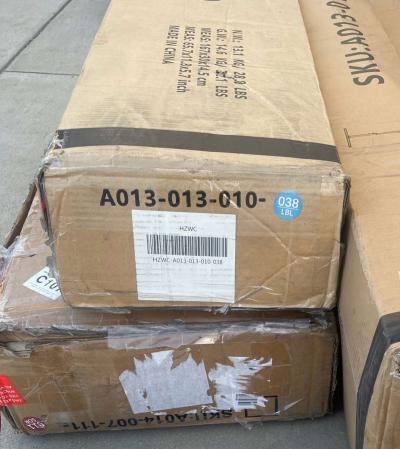 BRAND NEW 10FT Cantilever Umbrella Patio Umbrella With Cross - Thumbnail 4