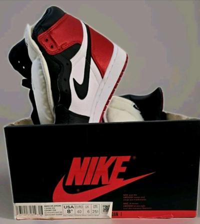 Size 85  Air Jordan 1 Retro High Satin Black Toe W - Thumbnail 2