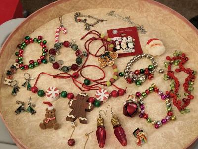 CHRISTMAS  JEWELRY  AND ACCESSORIES - Thumbnail 3