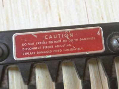 Vintage Black and Decker Heavy Duty Hedge Trimmer 12inch - Thumbnail 3